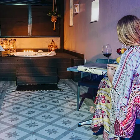 Parthenon Art Executive Wing * Olympiakí Aktí