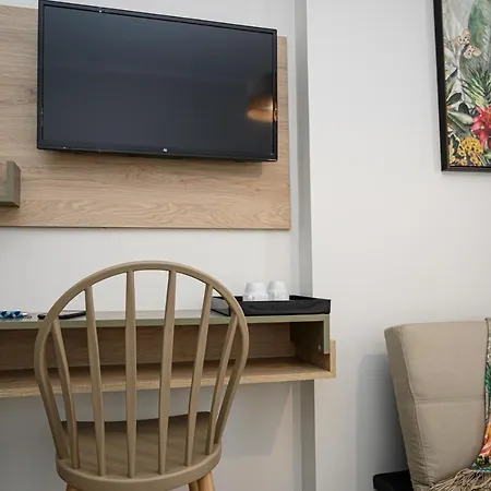 Parthenon Art Executive Wing * Olympiakí Aktí