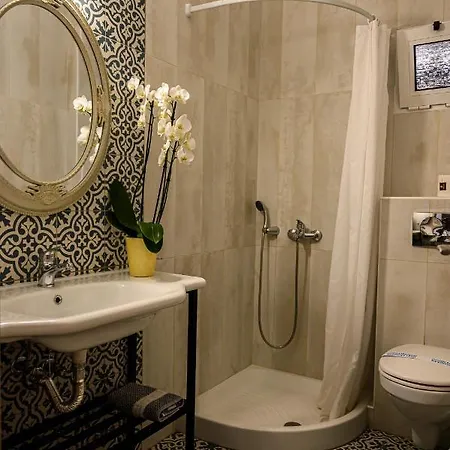 Parthenon Art Executive Wing * Olympiakí Aktí